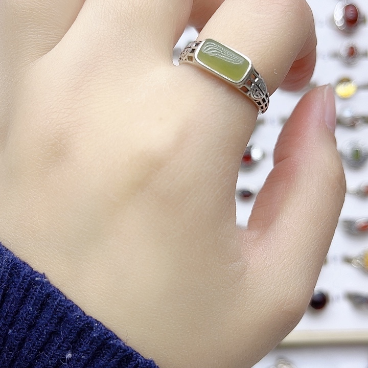 和田玉戒指银S925镶嵌三*儿天然