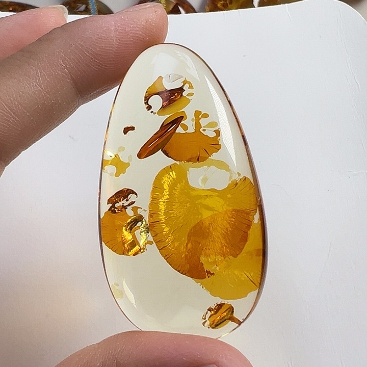 琥珀（花珀）未镶嵌颈饰
