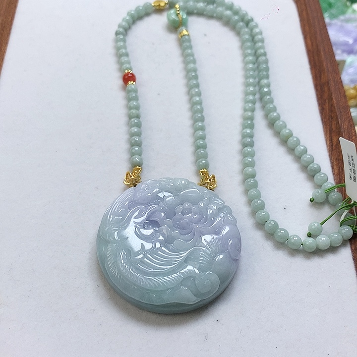 翡翠颈饰未镶嵌吊坠