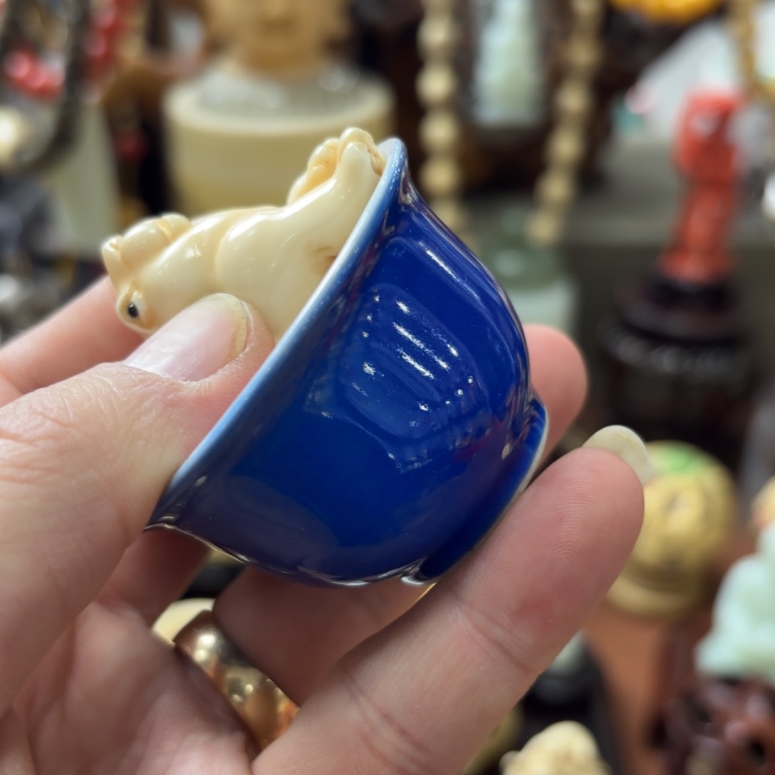 汉***子瓷片雕刻精美精致精美