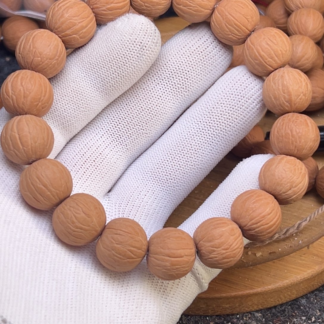 陈****吊坠猴头核桃原皮聚宝盆15.7精卡不打底