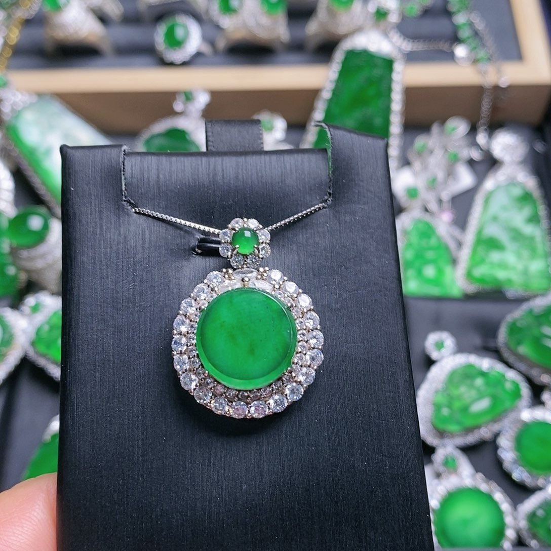 翡翠颈饰未镶嵌吊坠10