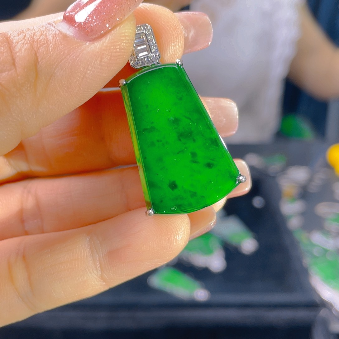 翡翠未镶嵌颈饰天然