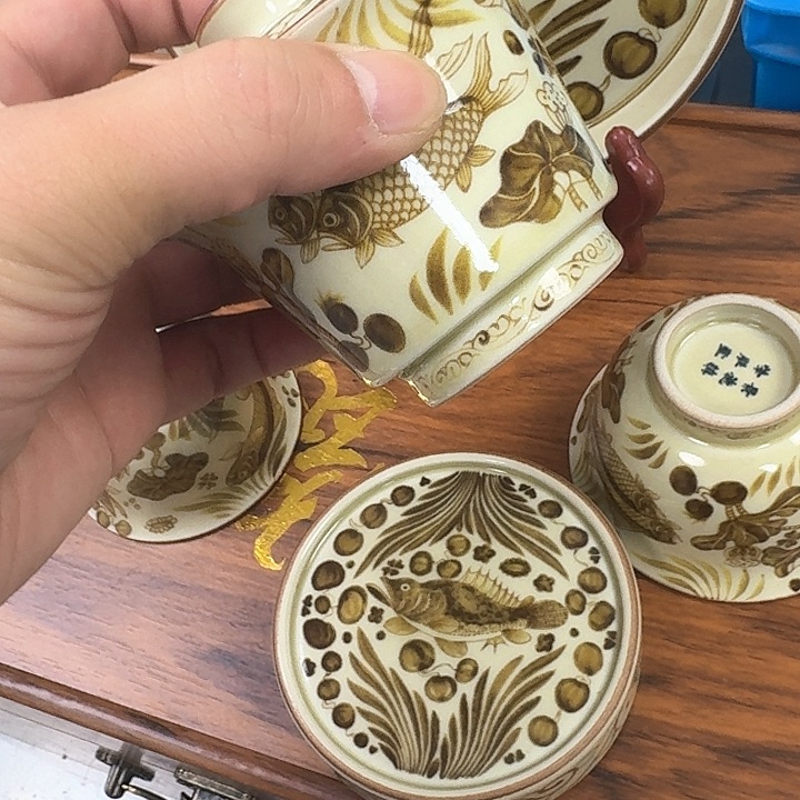 瓷片釉里金鱼藻二才马蹄盖碗