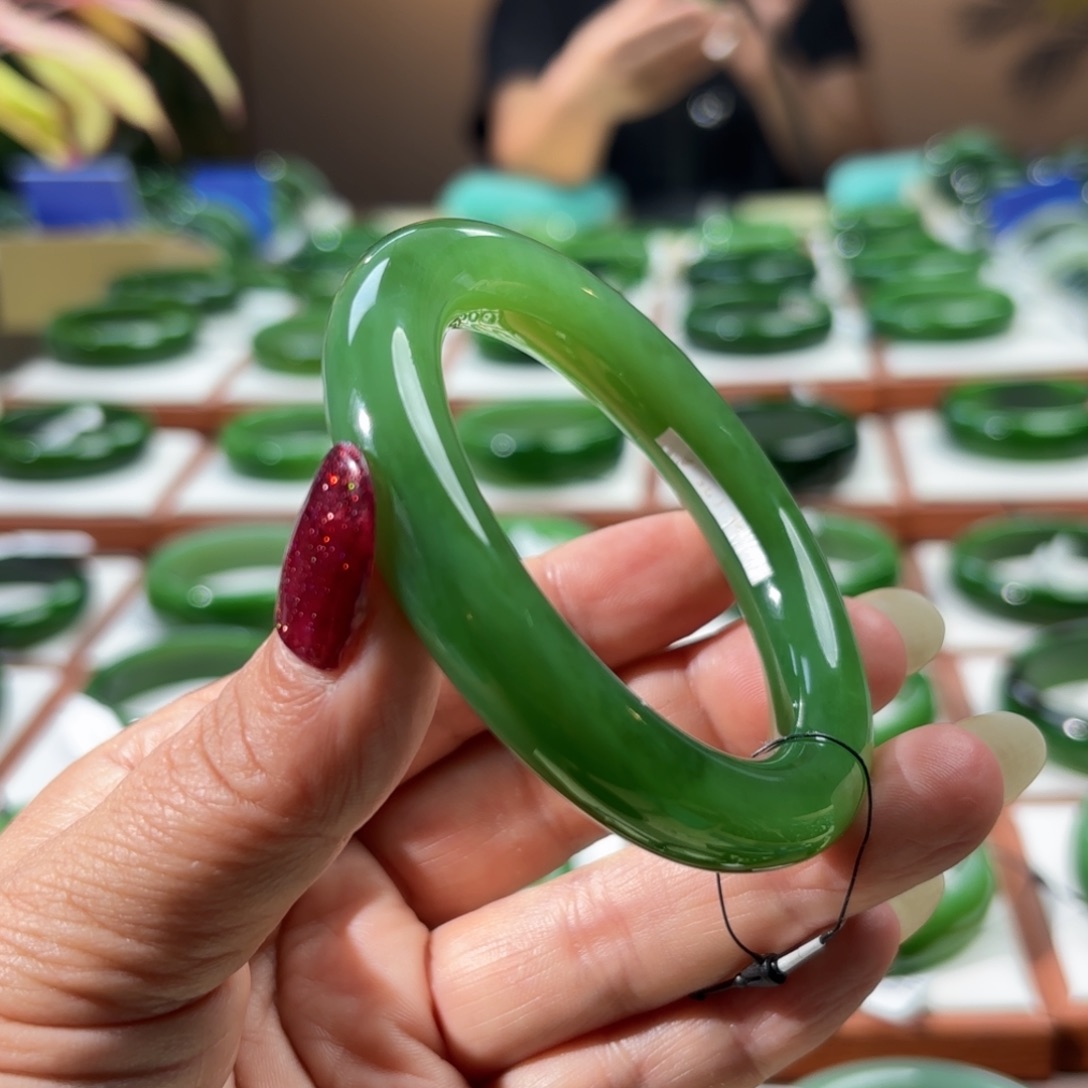 未镶嵌手镯和田玉（碧玉）甜****）