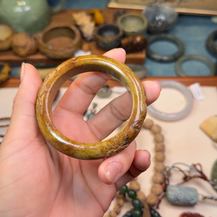 忆***落岫岩河磨玉（透闪石质玉）未镶嵌手链