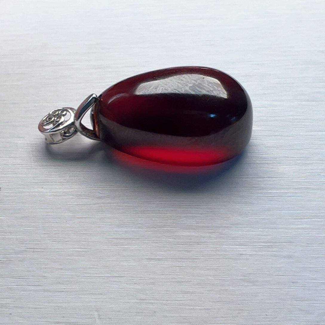 银S925镶嵌吊坠(赠链)石榴石元*?