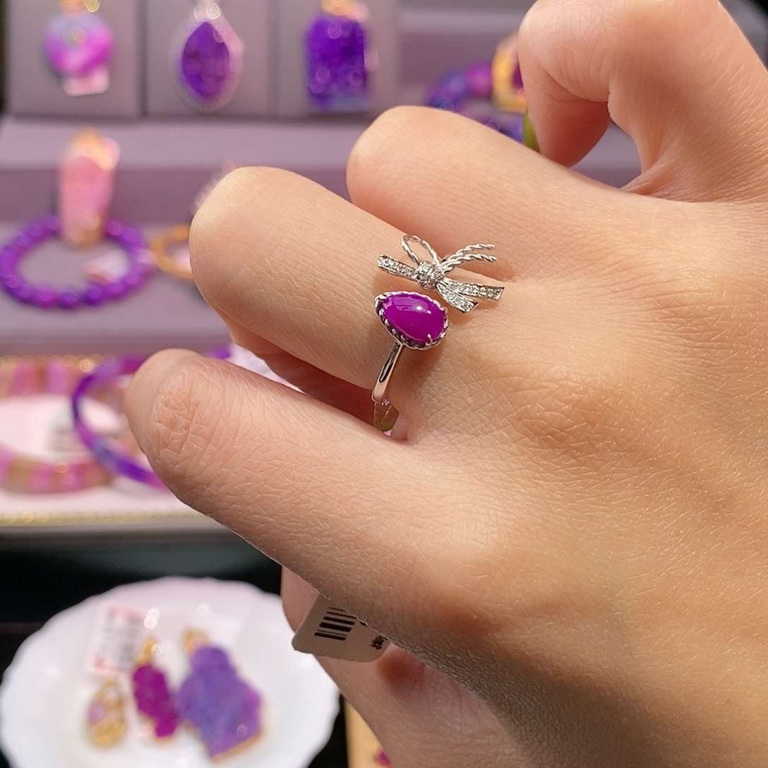 苏纪石（舒俱来）18K金镶嵌戒指