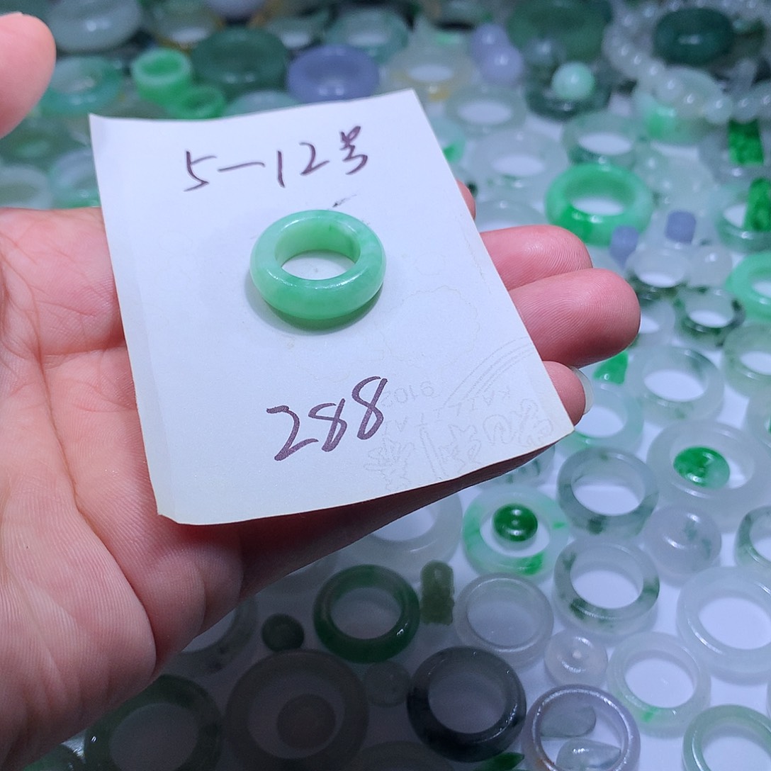 未镶嵌定制翡翠翡翠
