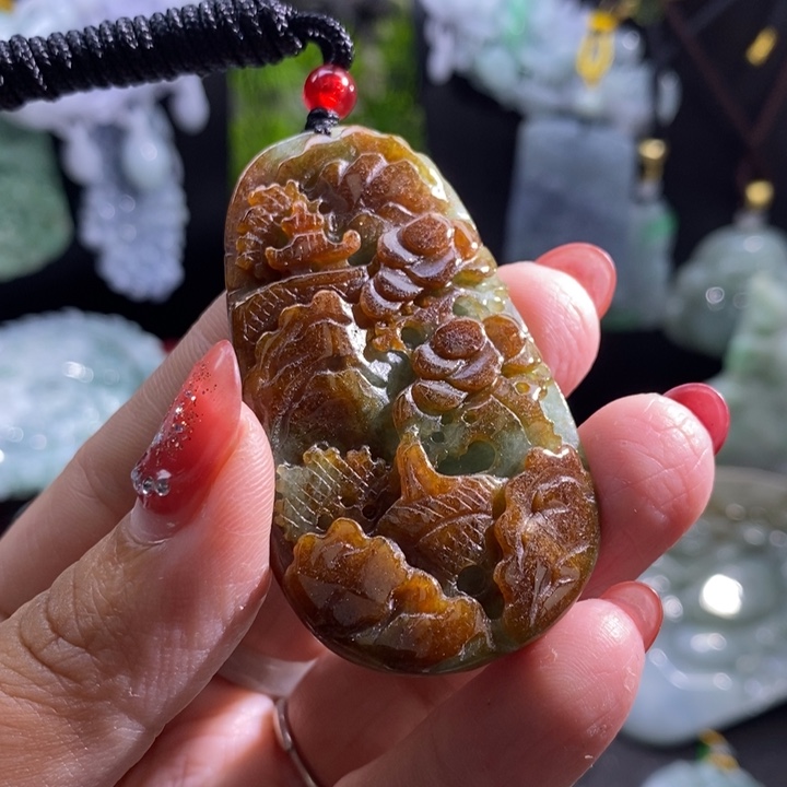 【闪购商品】颈饰未镶嵌翡翠山水