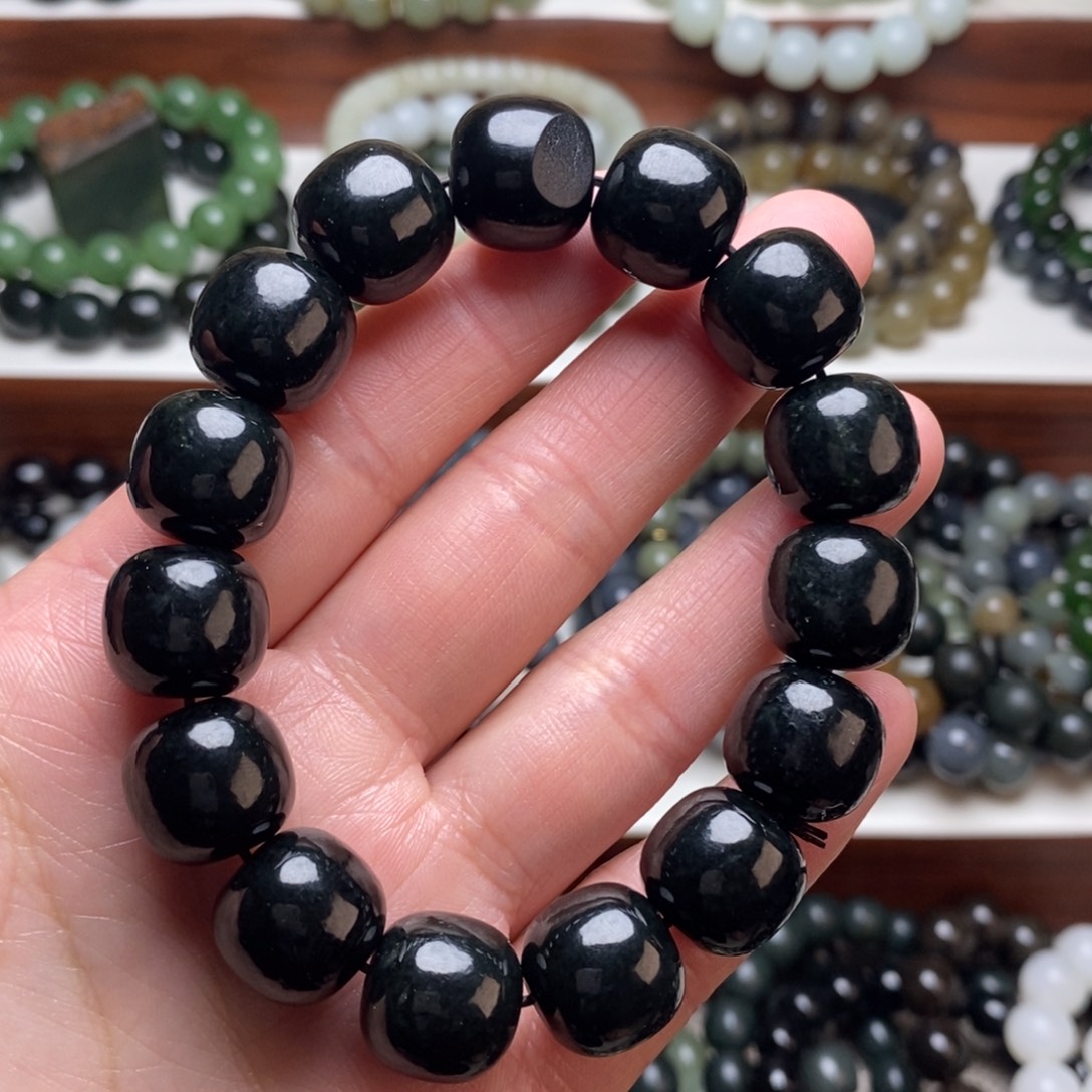 和田玉未镶嵌手串