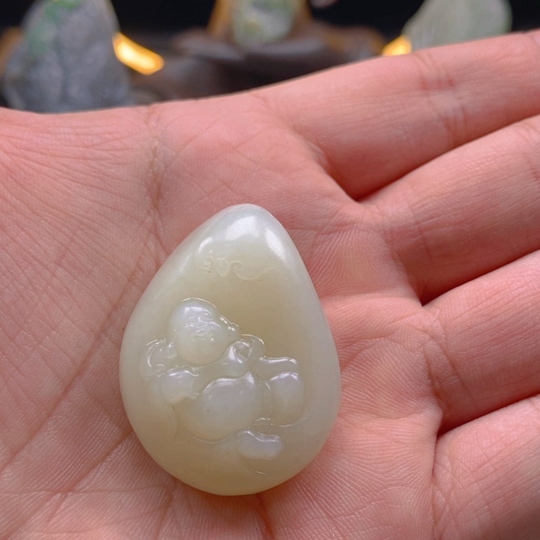 和田玉颈饰未镶嵌金*宝