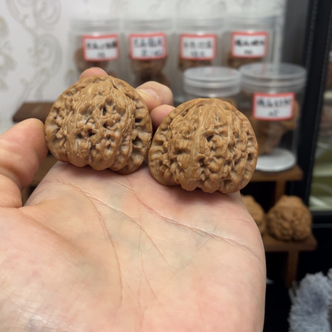 文玩核桃吊坠✣全品41原桩白狮子