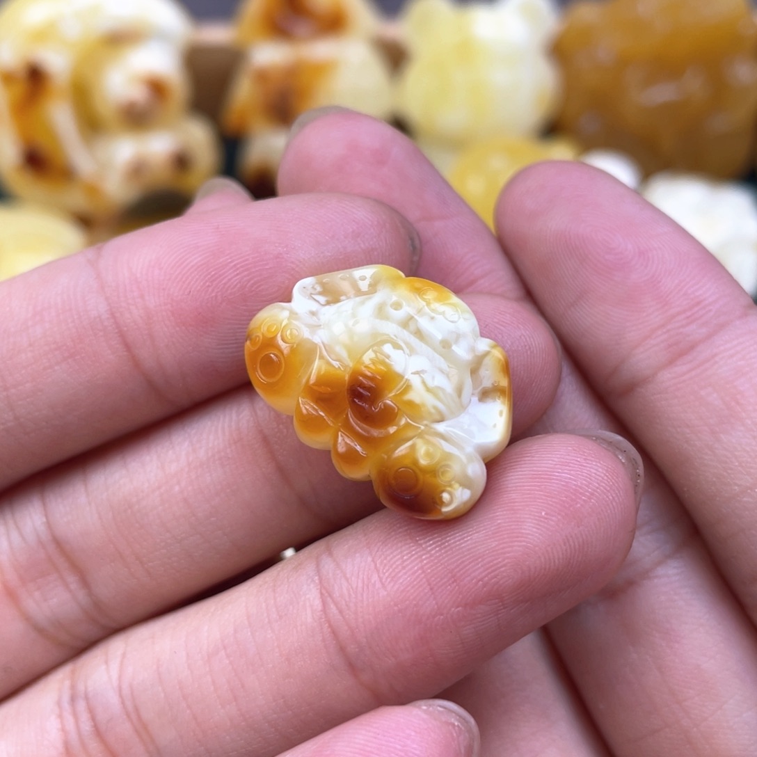 未镶嵌琥珀裸石蜜蜡