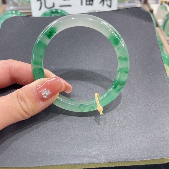 未镶嵌手镯石英质玉老***忌