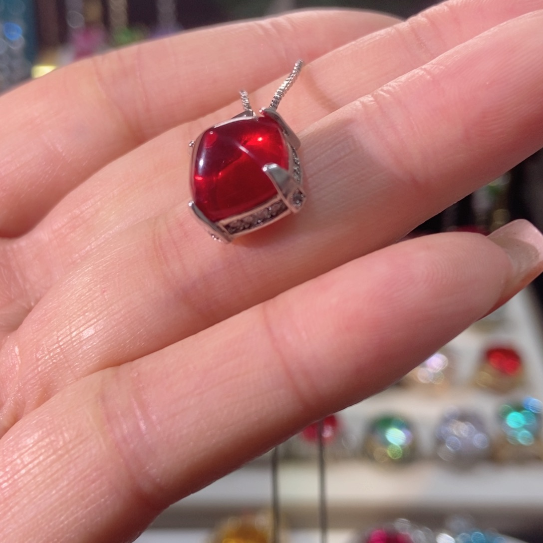 66锆石（处理）吊坠