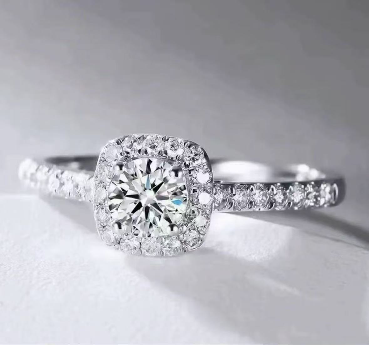 1.0CT低托方包女戒 气质