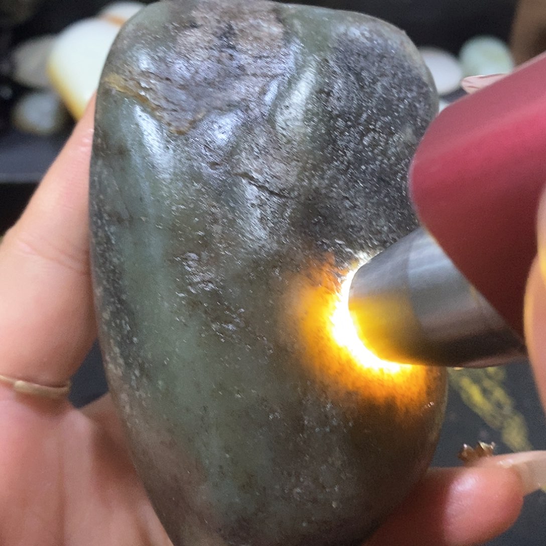 未镶嵌和田玉（糖玉）挂件