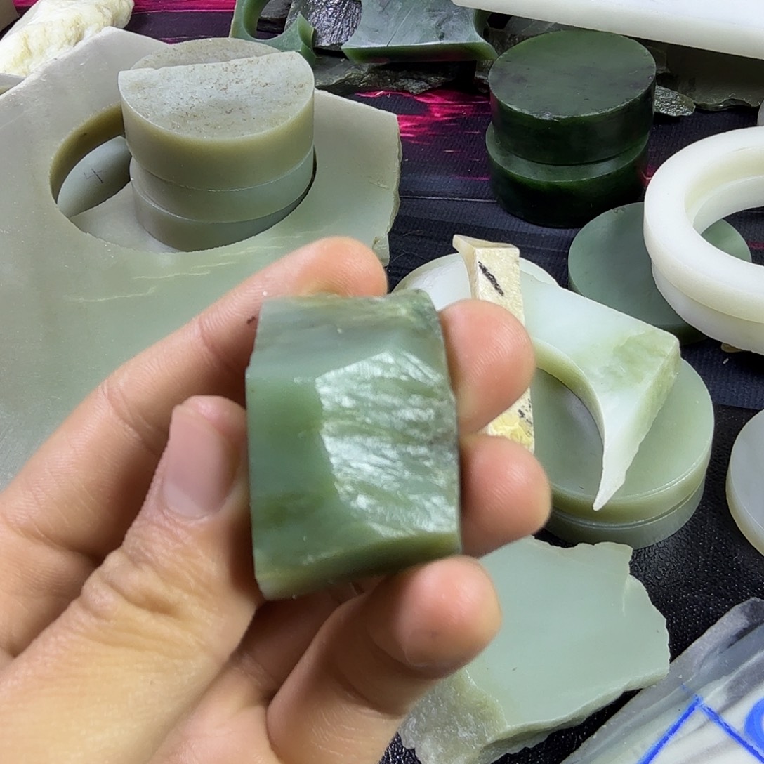 和田玉（糖玉）未镶嵌挂件