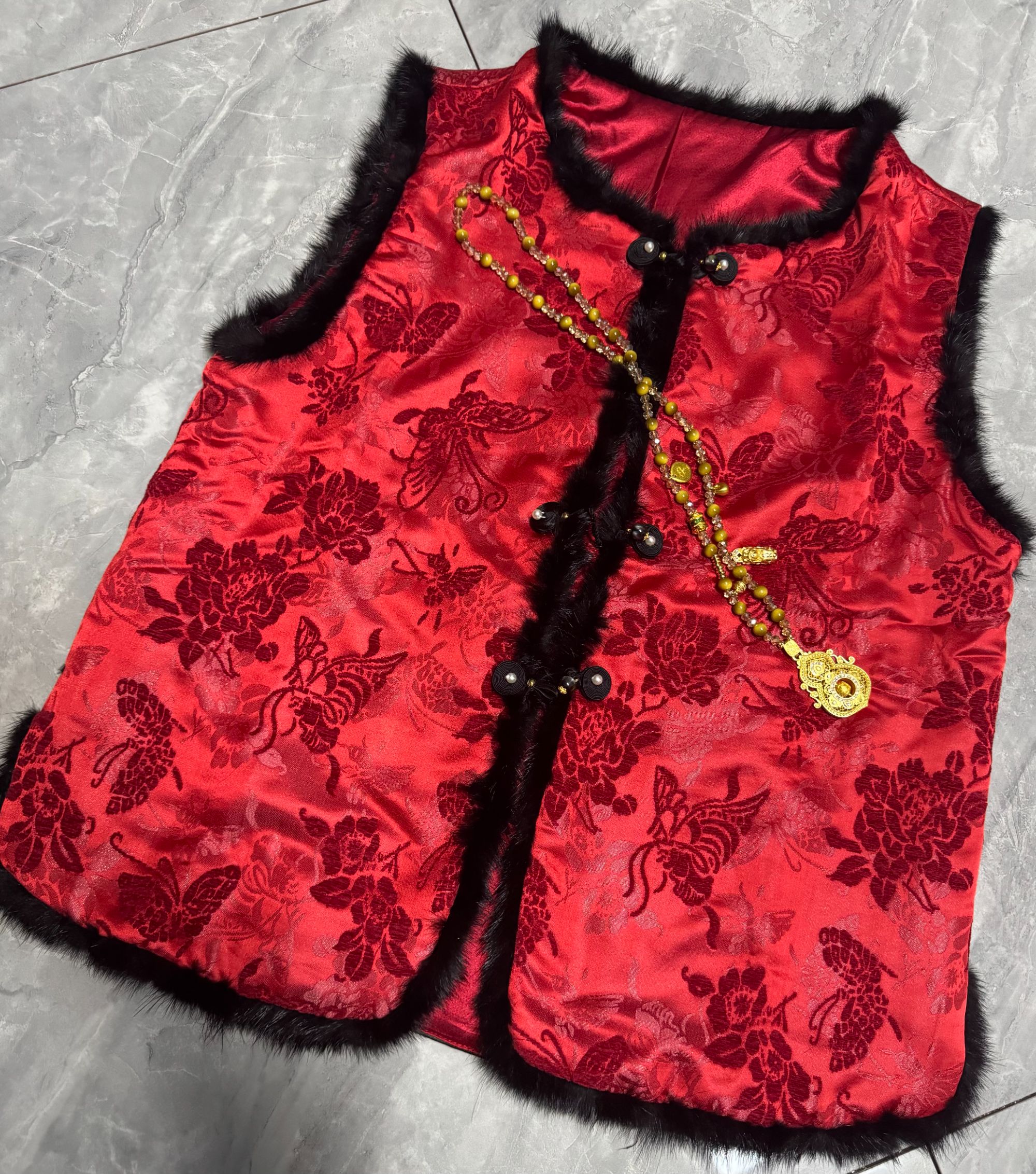 新款秋季高端桑蚕刺绣复古厚款马夹透气冬季常规中式喜庆