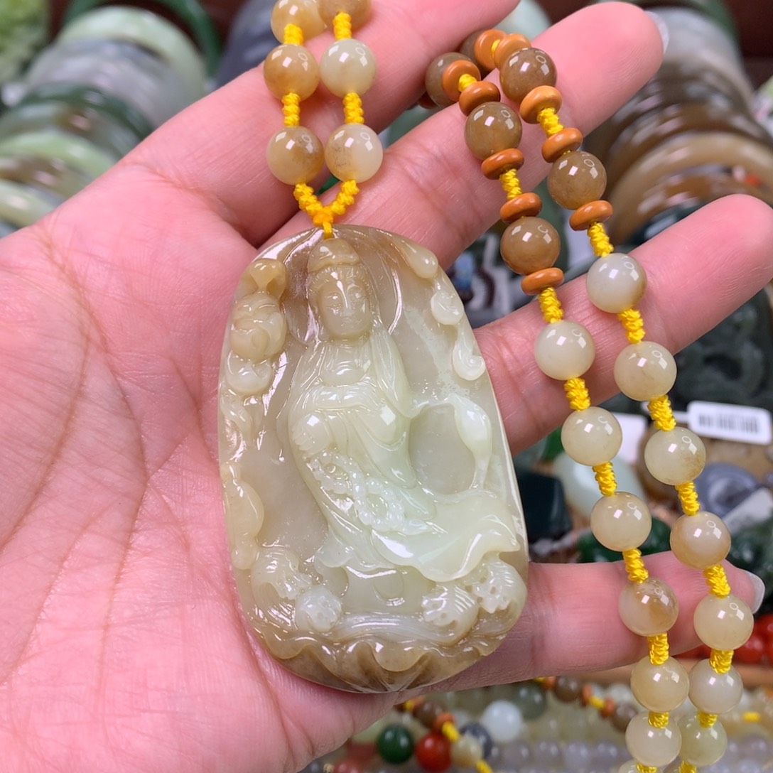 和田玉未镶嵌颈饰