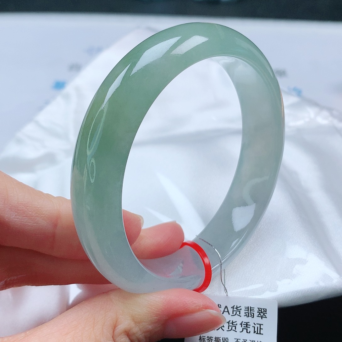 翡翠手镯未镶嵌57圈