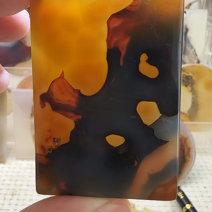 玛瑙/玉髓未镶嵌珠宝奇石