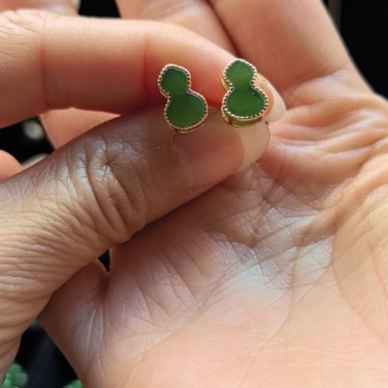 和田玉（碧玉）未镶嵌颈饰耳钉