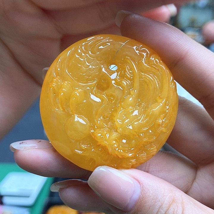 琥珀珠宝奇石未镶嵌