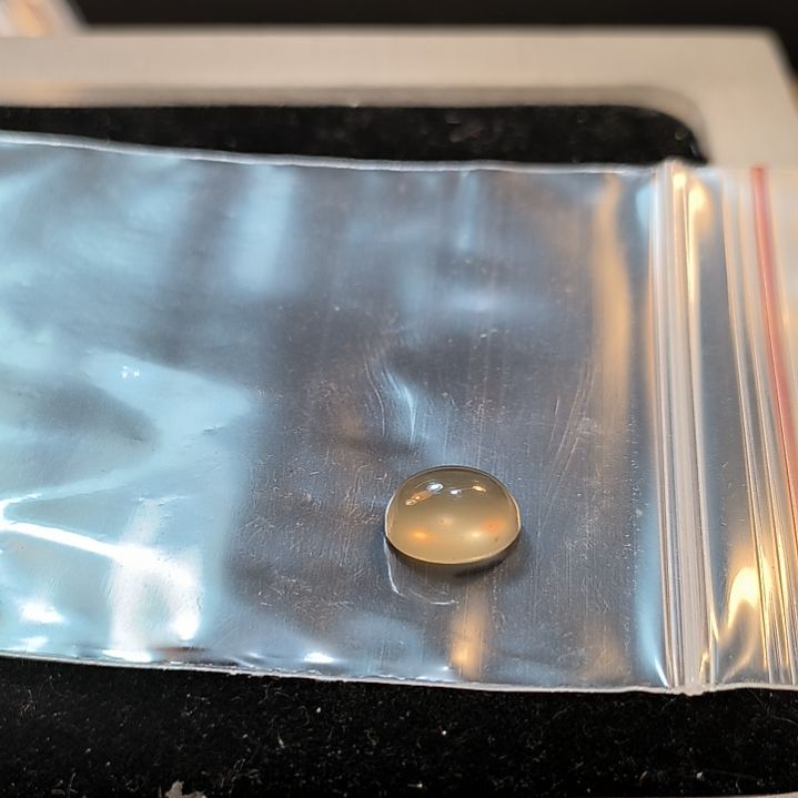 余***石英岩玉未镶嵌戒面