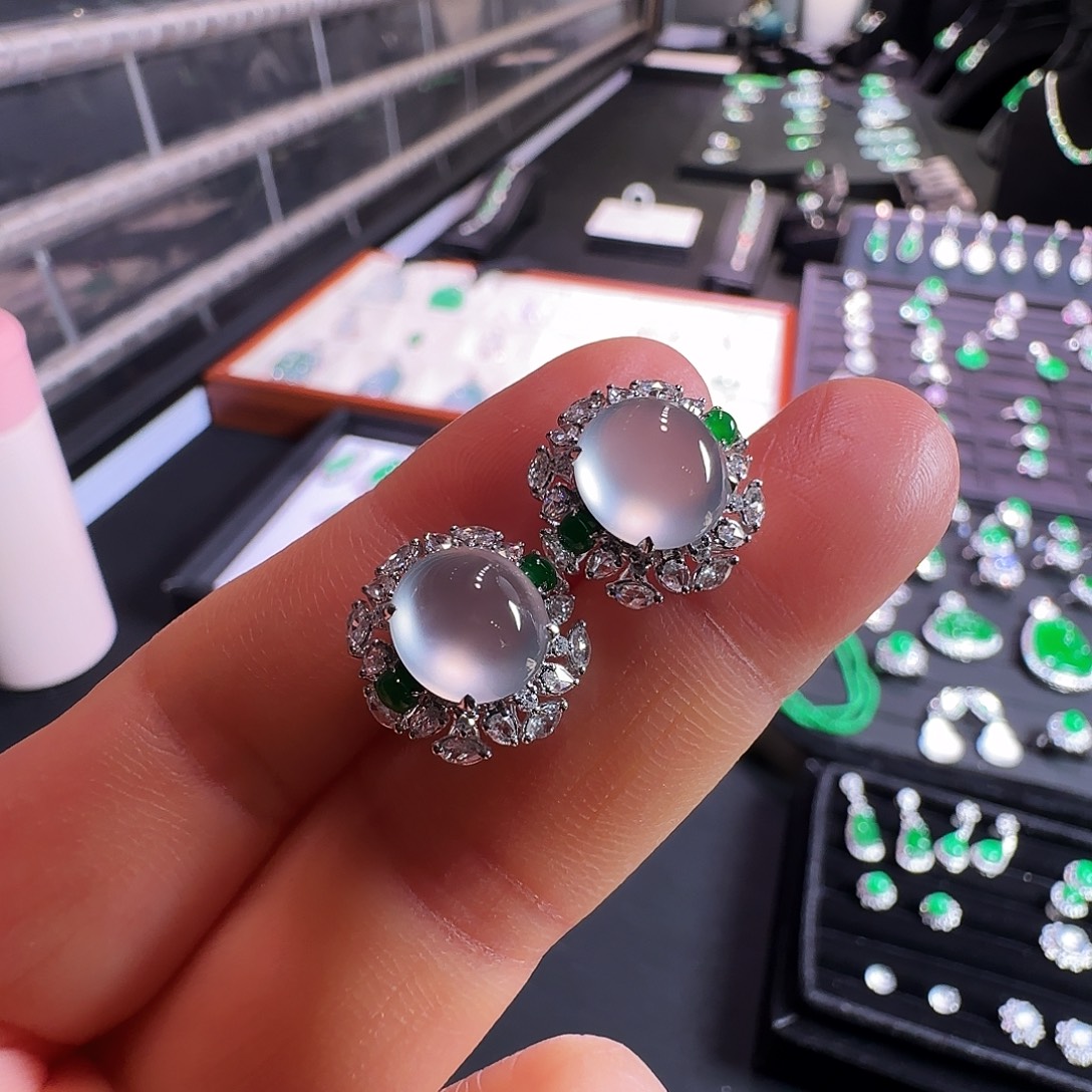 翡翠18K金镶嵌耳饰