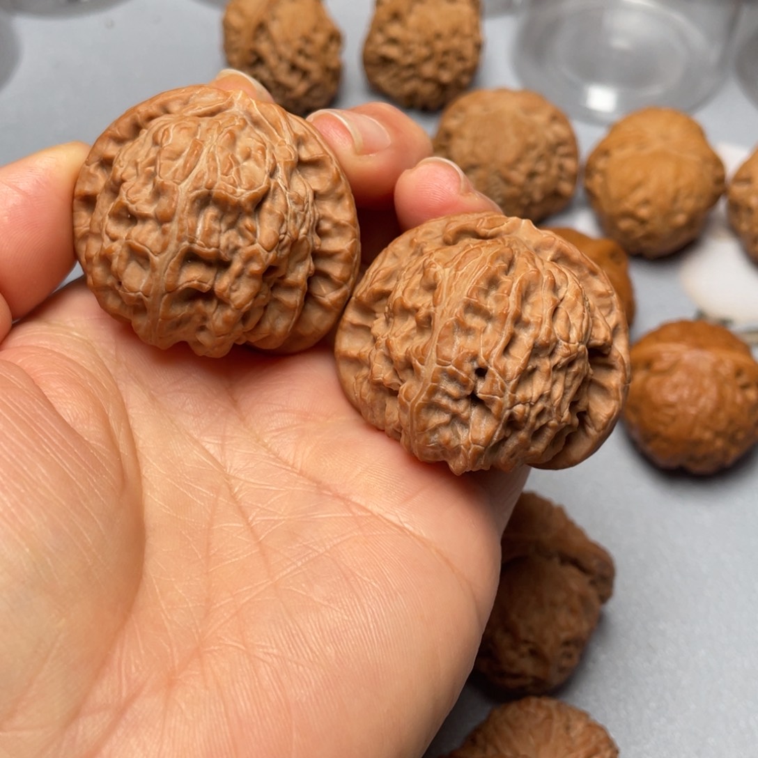 【闪购商品】文玩核桃吊坠球白………