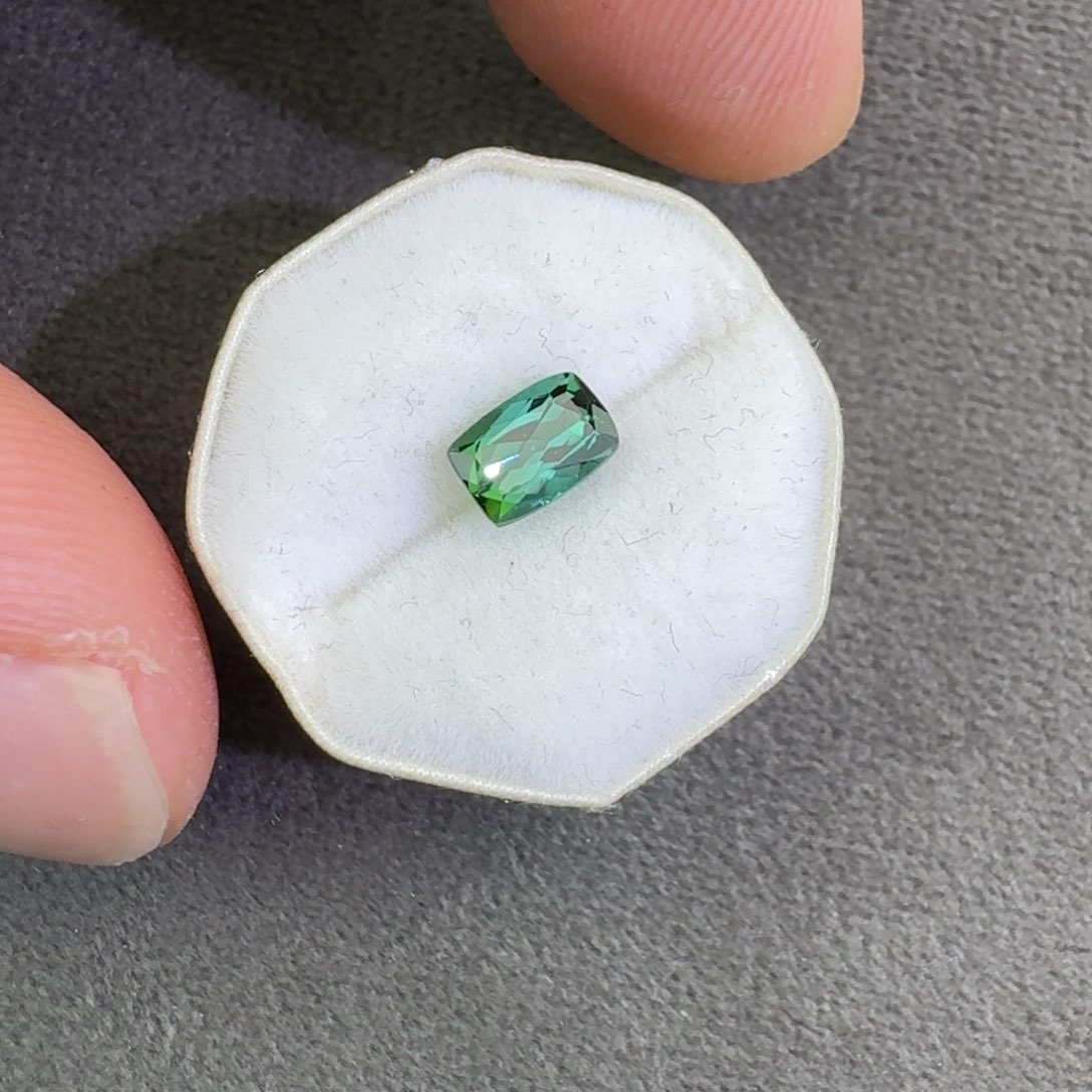碧玺珠宝奇石未镶嵌0.7ct
