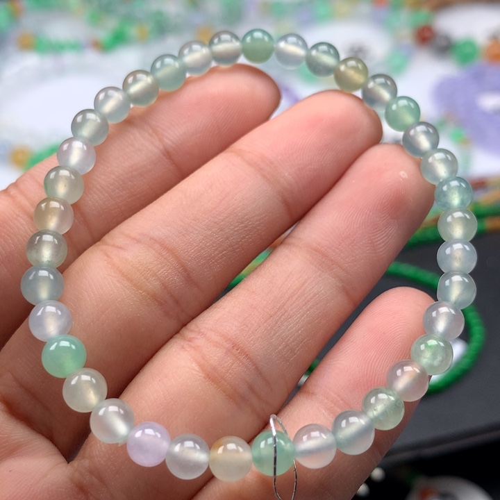 翡翠手镯未镶嵌卡