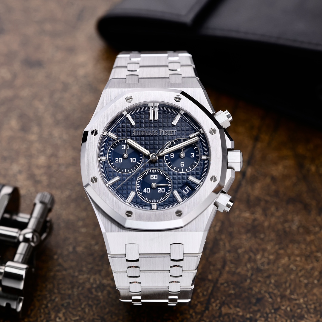 95新 Audemars Piguet/爱彼 26240ST 蓝钢皇家橡树 2023年3月保卡
