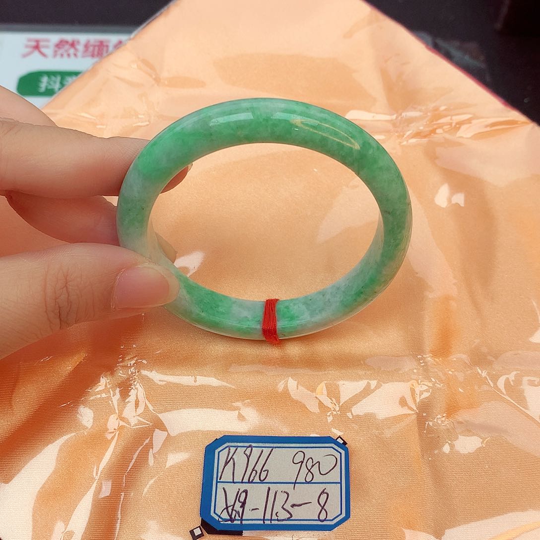 翡翠手镯未镶嵌缅甸翡翠