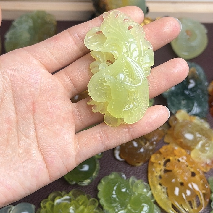 蛇纹石玉颈饰未镶嵌