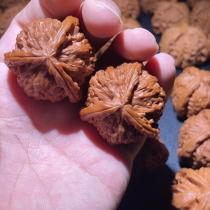 秀***彩文玩核桃吊坠亲亲aaa