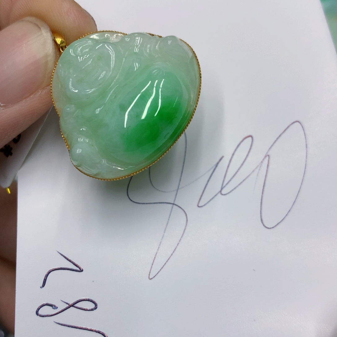 翡翠颈饰18K金镶嵌翡翠