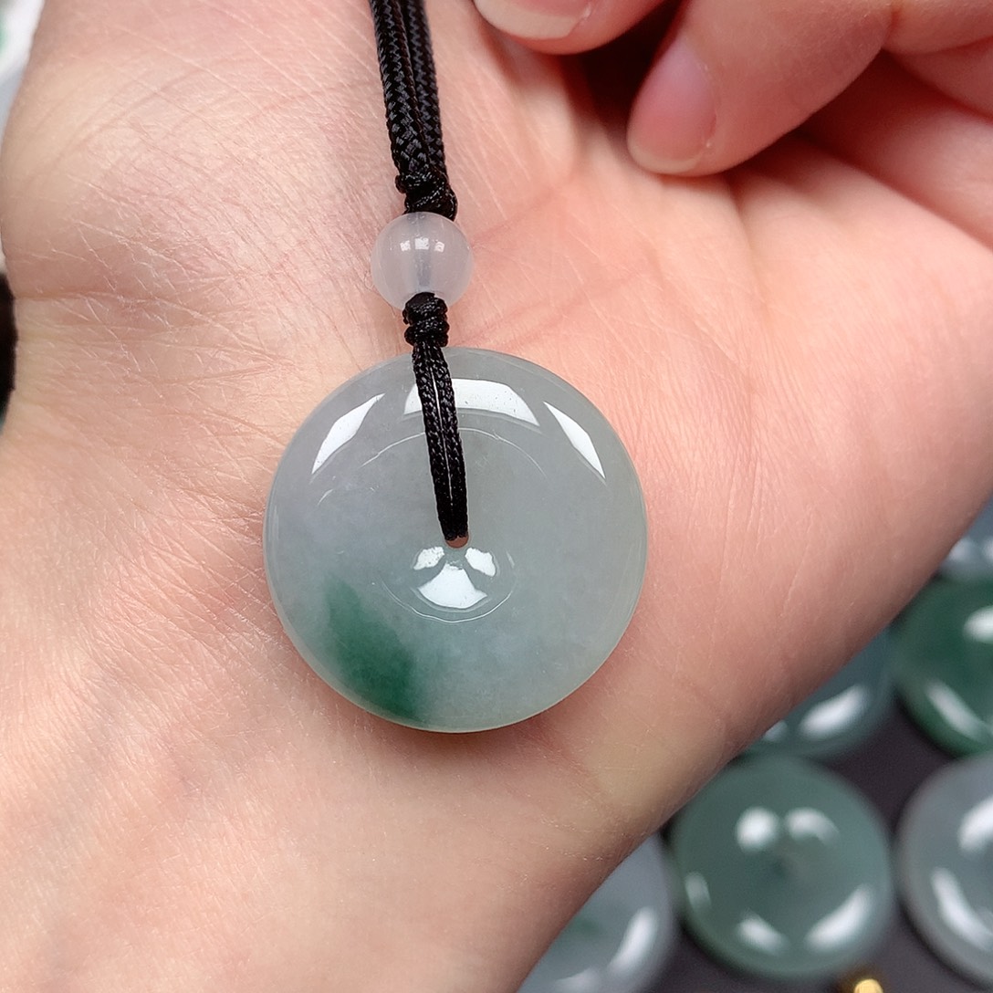 翡翠颈饰未镶嵌平安扣A