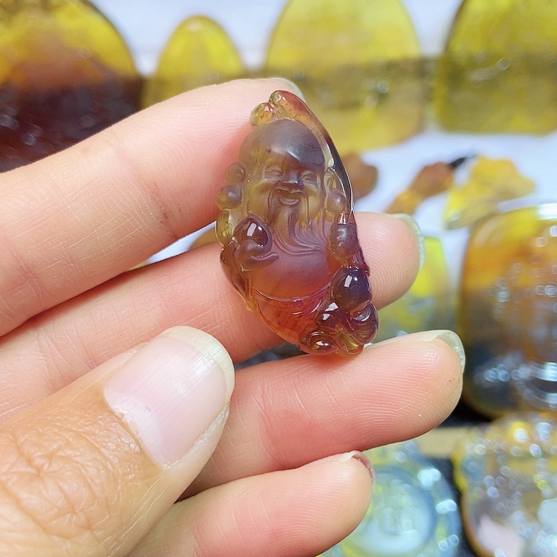 琥珀颈饰未镶嵌琥珀