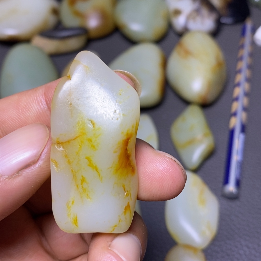 和田玉（糖玉）未镶嵌挂件