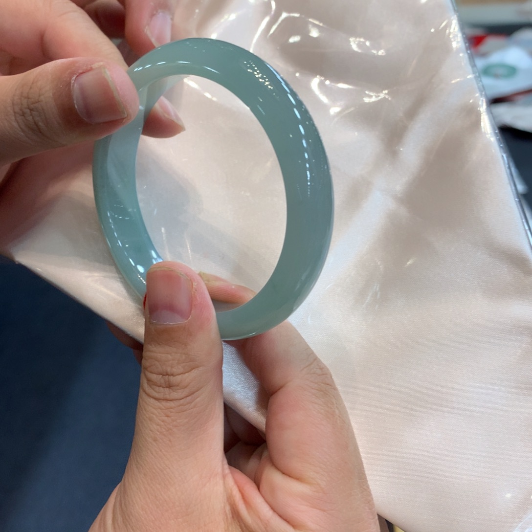 翡翠未镶嵌手镯手镯