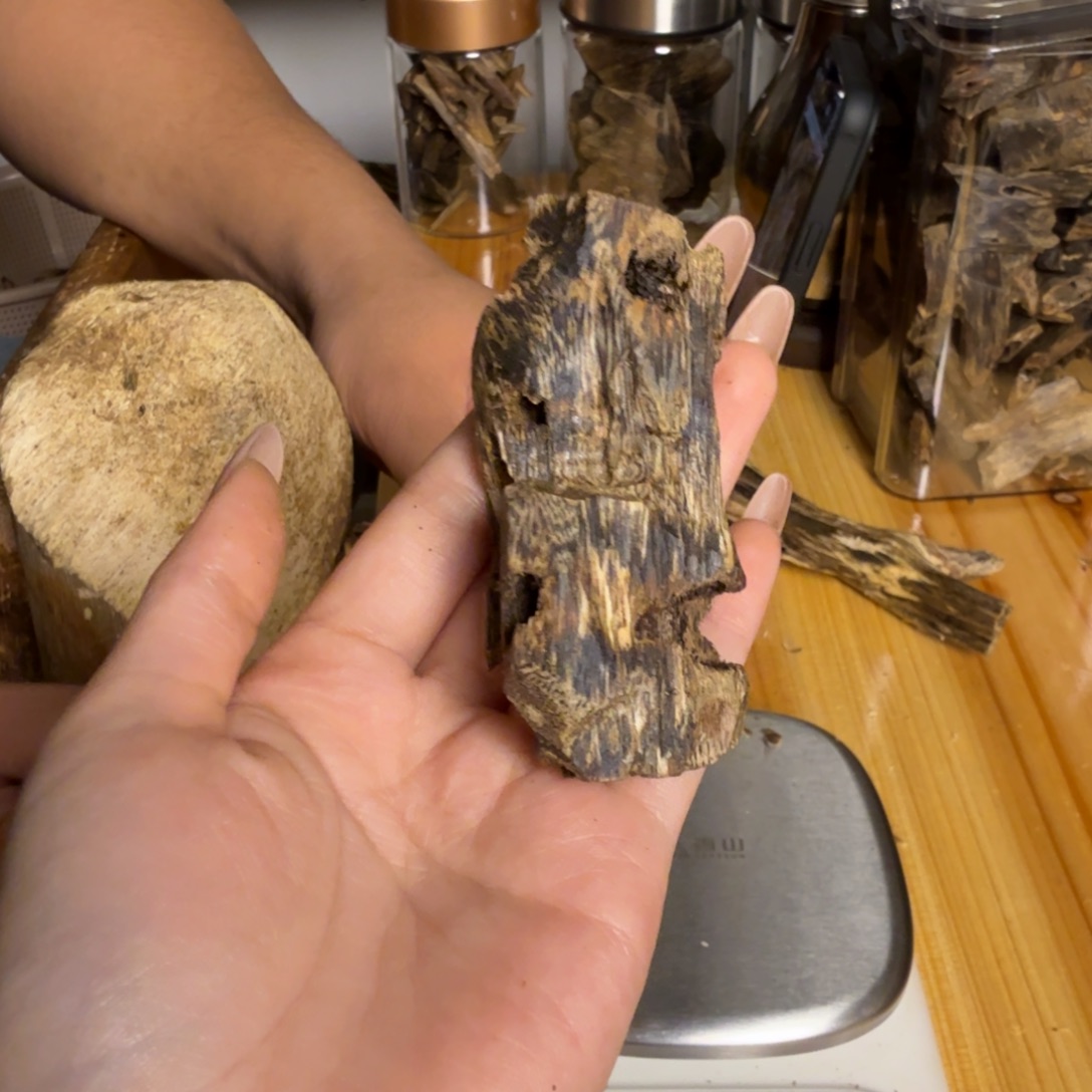 沉香陆河虫漏13克