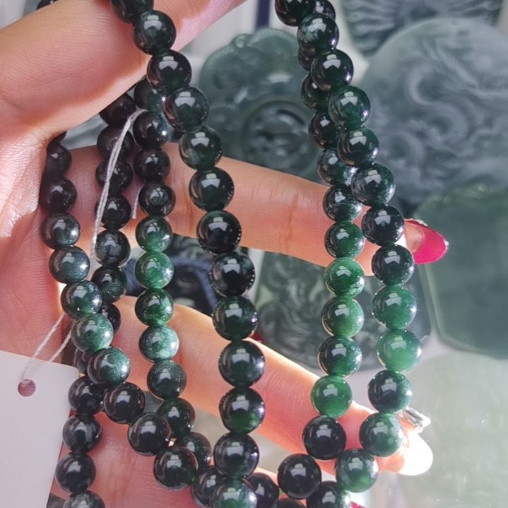 翡翠颈饰未镶嵌天然的A货翡翠多样性发货