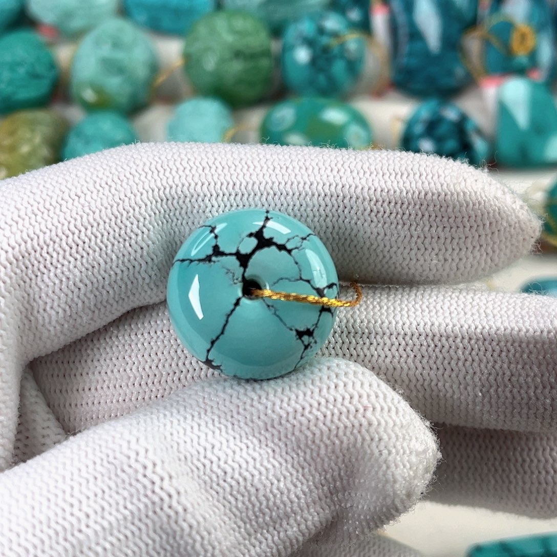 绿松石未镶嵌挂件