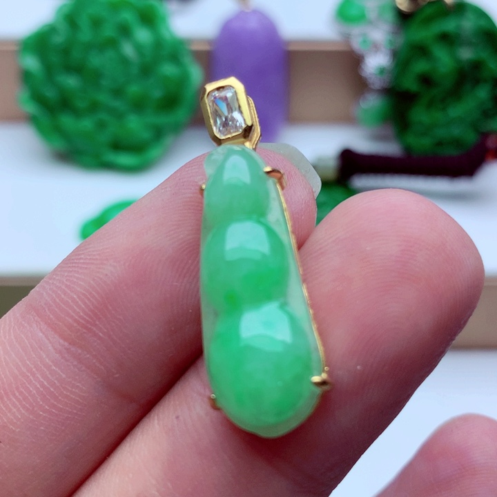 翡翠未镶嵌吊坠(不含链)