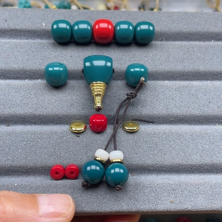 颈饰琉璃雪巴琉璃配饰