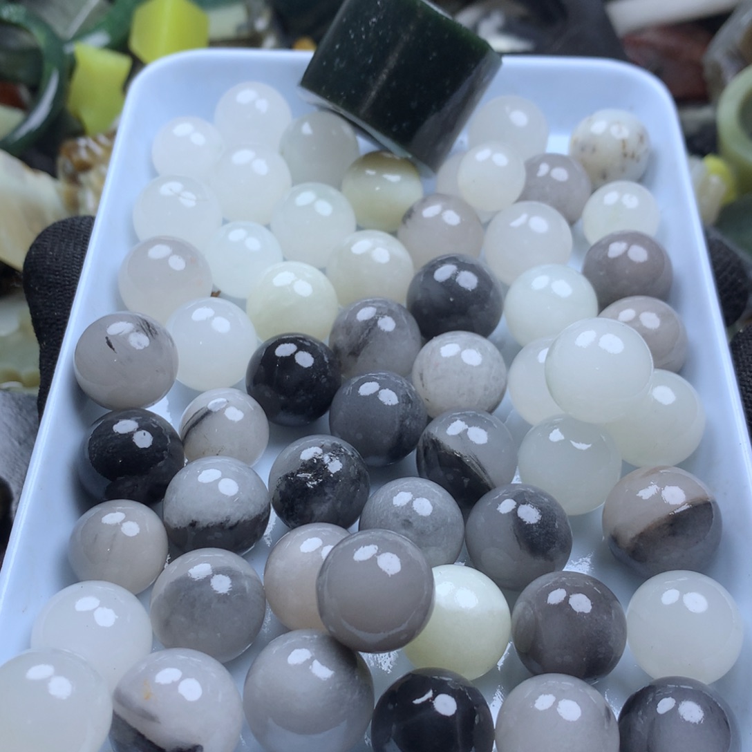 和田玉未镶嵌边角料