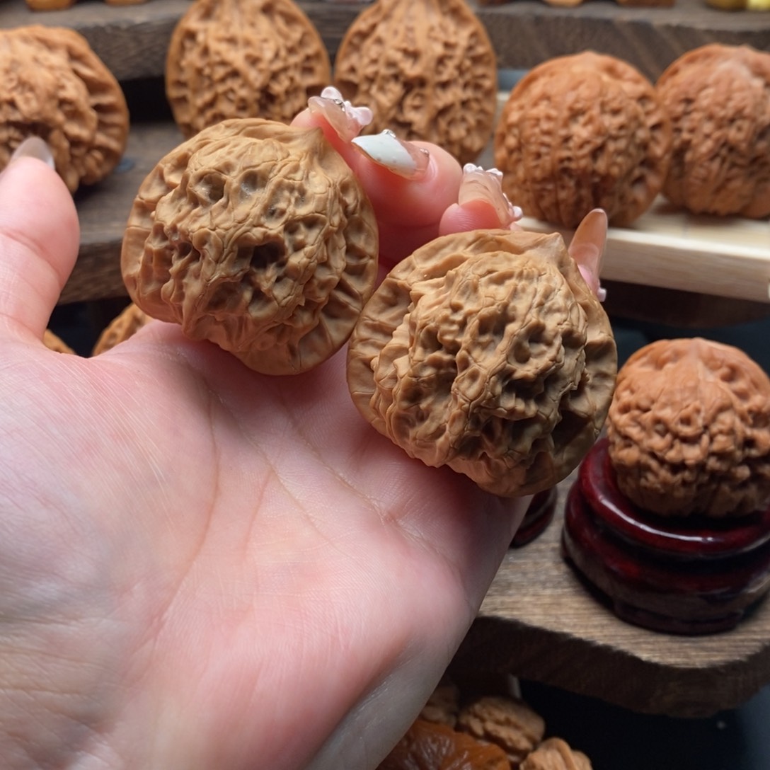 吊坠文玩核桃42全品梨木台